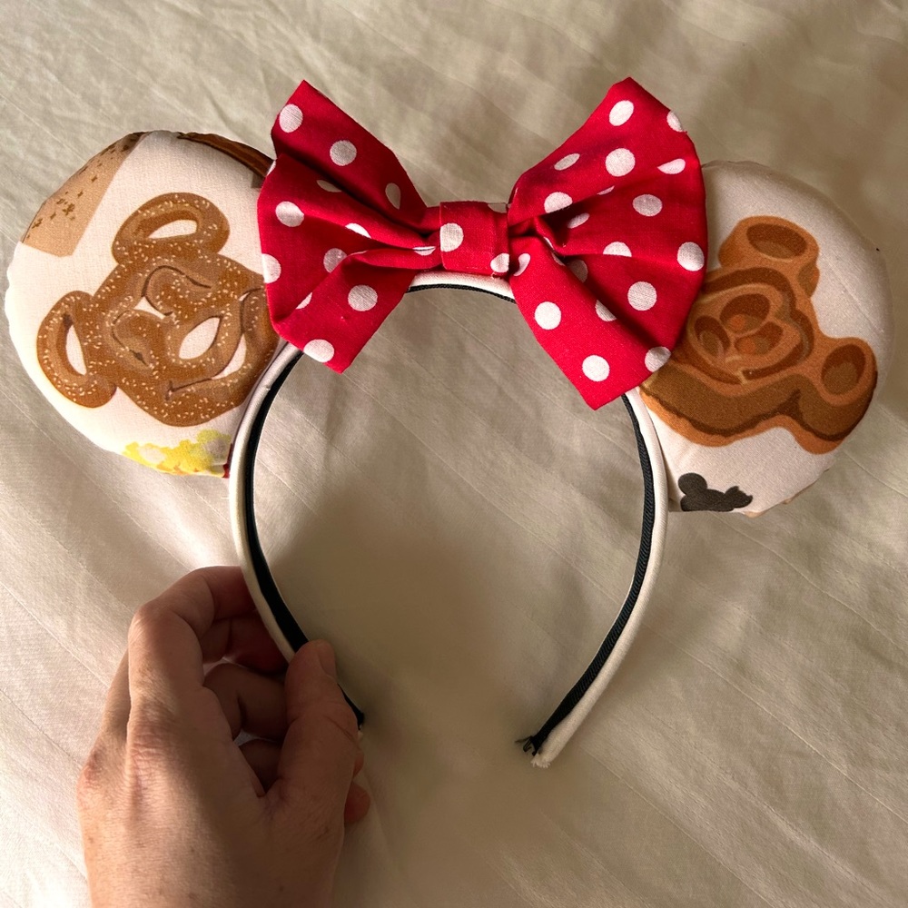 Disney Minnie Ears. Disney Snacks with red polka dot bow. Handmade.